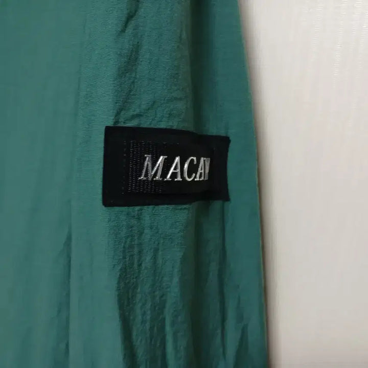 [BUNJANG] Macaw Windbreaker Jumper Size 100 / macaw 바람막이 점퍼 100