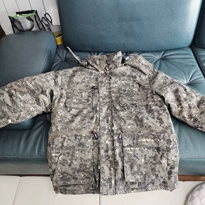 [BUNJANG] LA Digital Pattern Winter Coat / la 디지털무늬 방한복