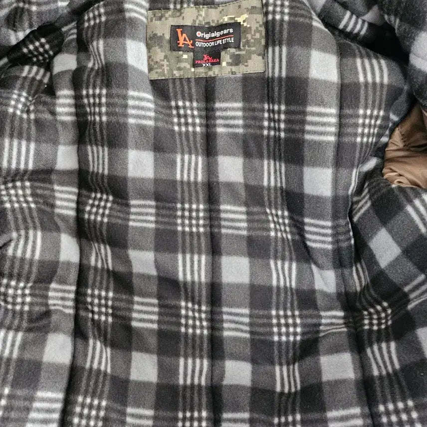 [BUNJANG] LA Digital Pattern Winter Coat / la 디지털무늬 방한복