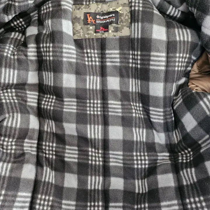 [BUNJANG] LA Digital Pattern Winter Coat / la 디지털무늬 방한복