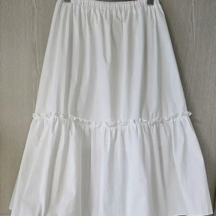 [SOLD OUT] 밴딩 화이트 롱스커트 새상품