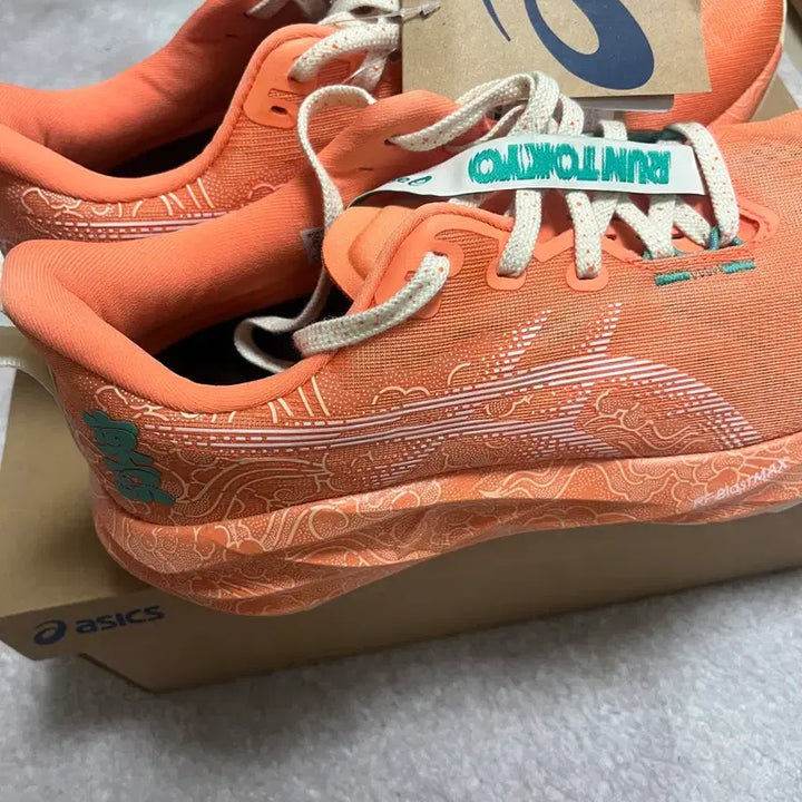 [BUNJANG] Asics NovaBlast 5 Tokyo Sun Peach Running Shoes / 아식스 노바블라스트5 도쿄 선피치 화이트 285mm