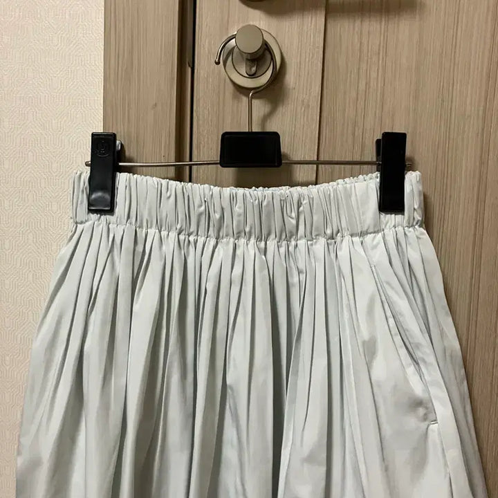 [BUNJANG] Uniqlo Mint Long Skirt (New) / 유니클로민트롱스커트(새상품)