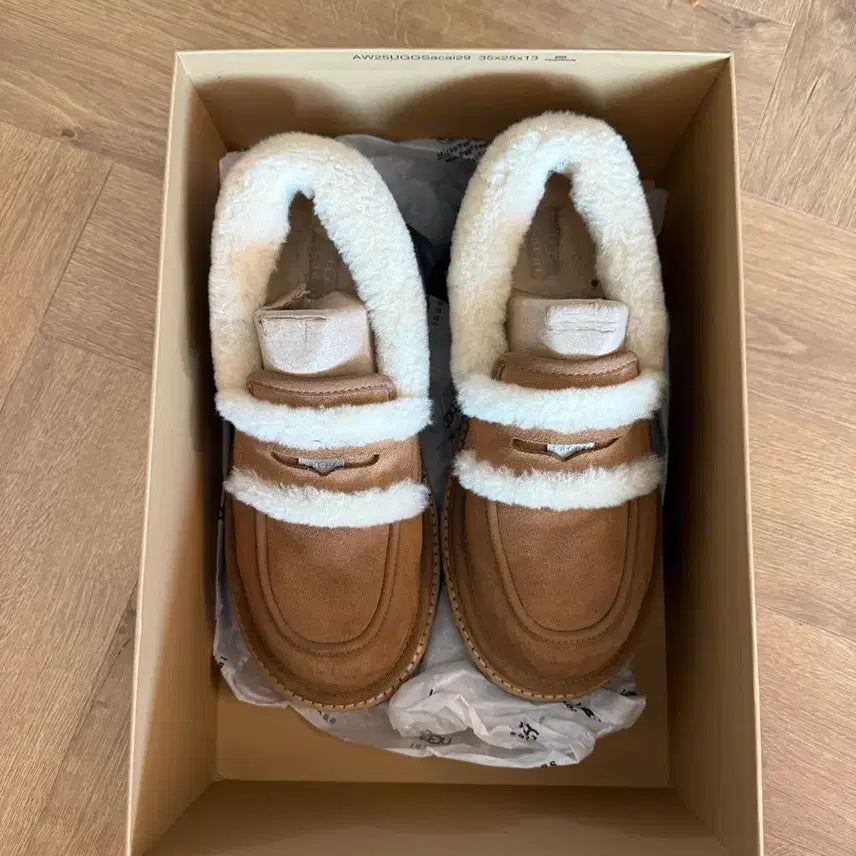 [BUNJANG] UGG Sacai Collaboration Boots / 어그 사카이 콜라보 250팝니다