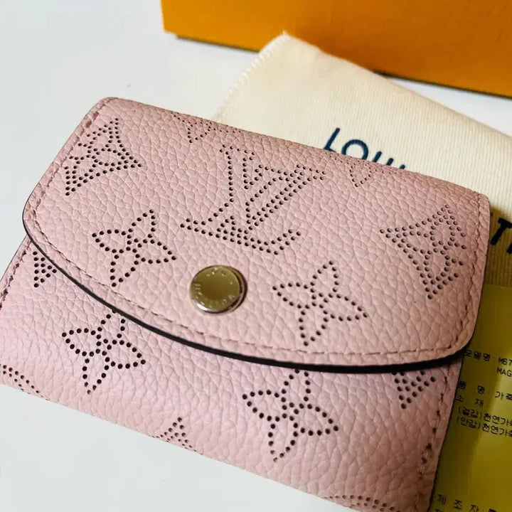 [BUNJANG] Louis Vuitton Mahina Iris XS Wallet / 루이비통 마히나 아이리스 XS 반지갑 새제품