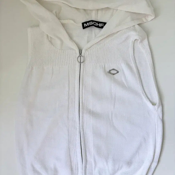 [SOLD OUT] 미스치프 RHOMBUS HOODED KNIT VEST