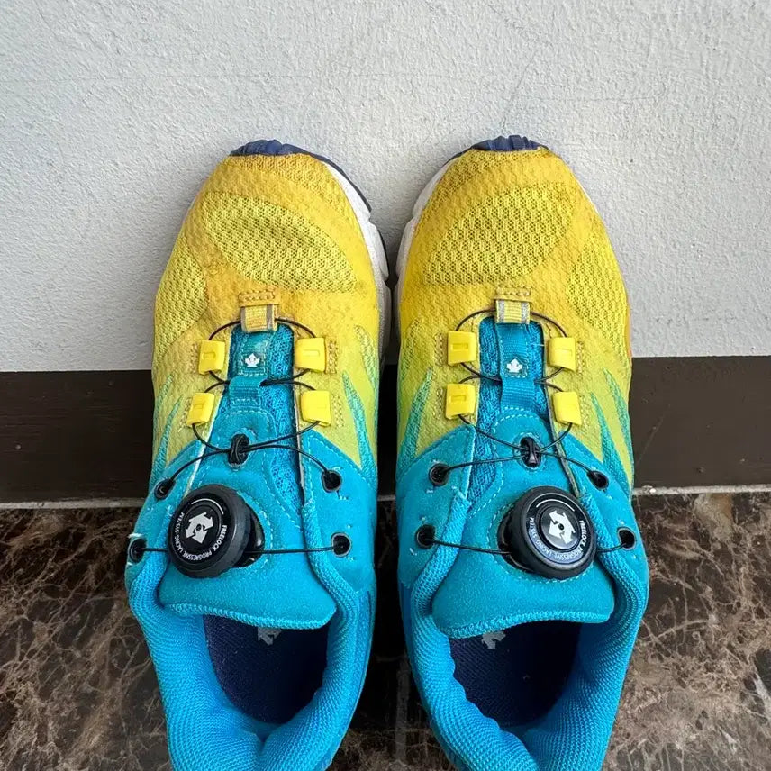 [BUNJANG] Descente System Hiking Shoes (Yellow/Blue) - Size 230 / 데상트 시스템 운동화 230 (옐로우/블루)