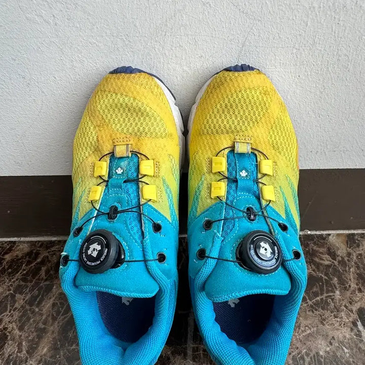[BUNJANG] Descente System Hiking Shoes (Yellow/Blue) - Size 230 / 데상트 시스템 운동화 230 (옐로우/블루)