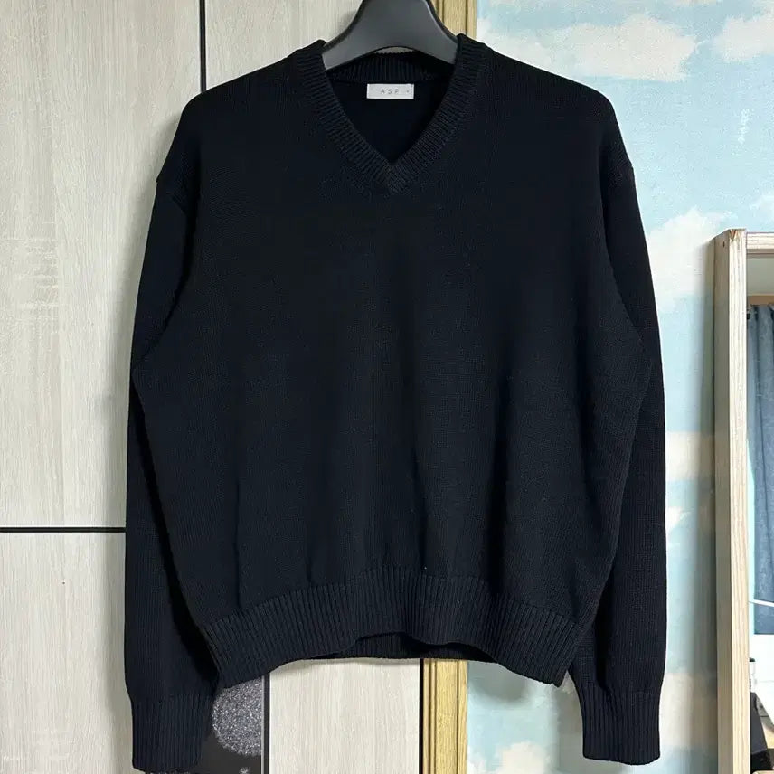 [SOLD OUT] (XL) 애습 코튼 브이넥 니트 블랙