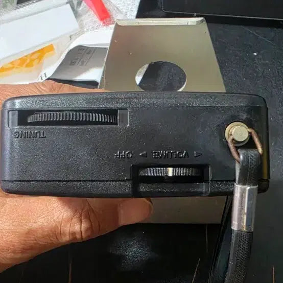 [BUNJANG] Sony Vintage Portable Radio / 오래된 소니 소형라디오