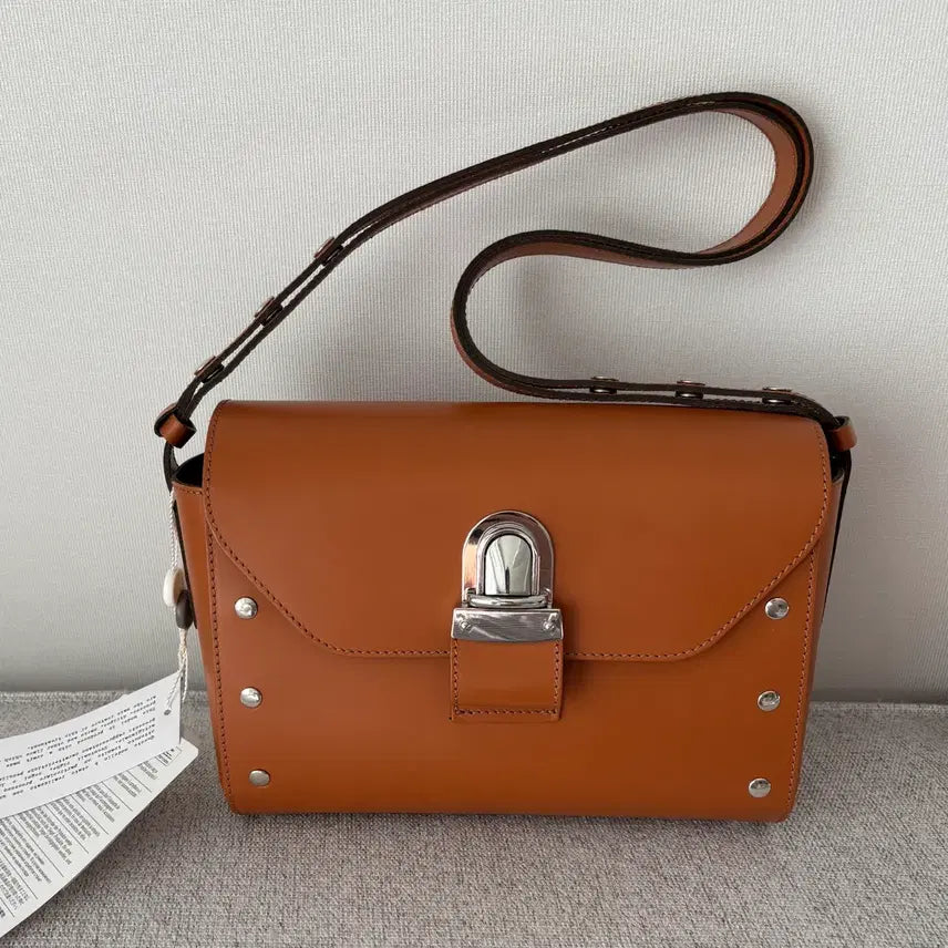 [BUNJANG] MM6 Maison Margiela Camel Leather Shoulder Bag / MM6 메종마르지엘라 카멜 가죽 숄더백