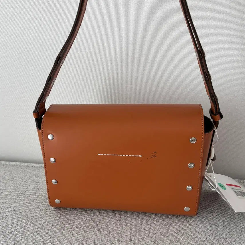 [BUNJANG] MM6 Maison Margiela Camel Leather Shoulder Bag / MM6 메종마르지엘라 카멜 가죽 숄더백