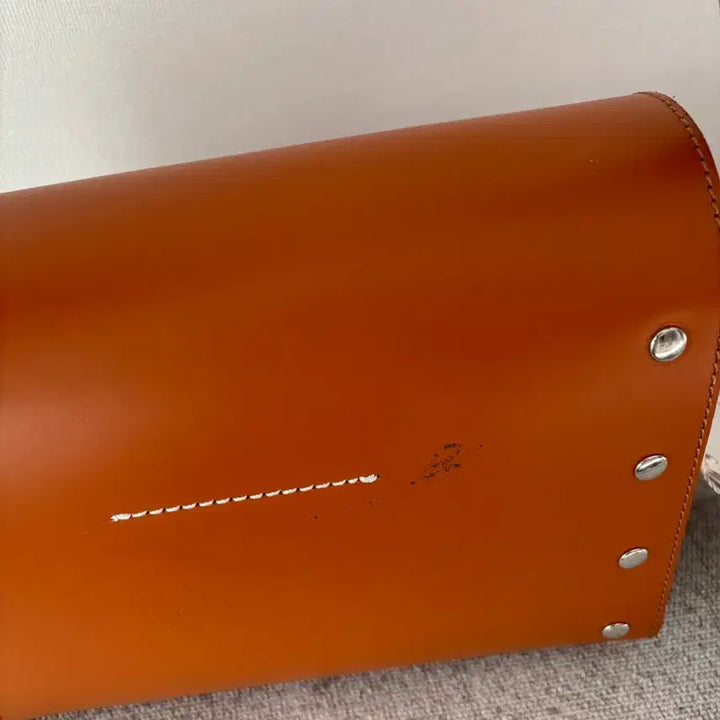 [BUNJANG] MM6 Maison Margiela Camel Leather Shoulder Bag / MM6 메종마르지엘라 카멜 가죽 숄더백