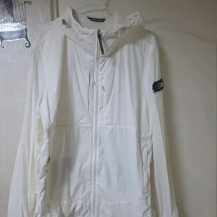 [SOLD OUT] 내셔널지오 그래픽 경량 바람막이 105