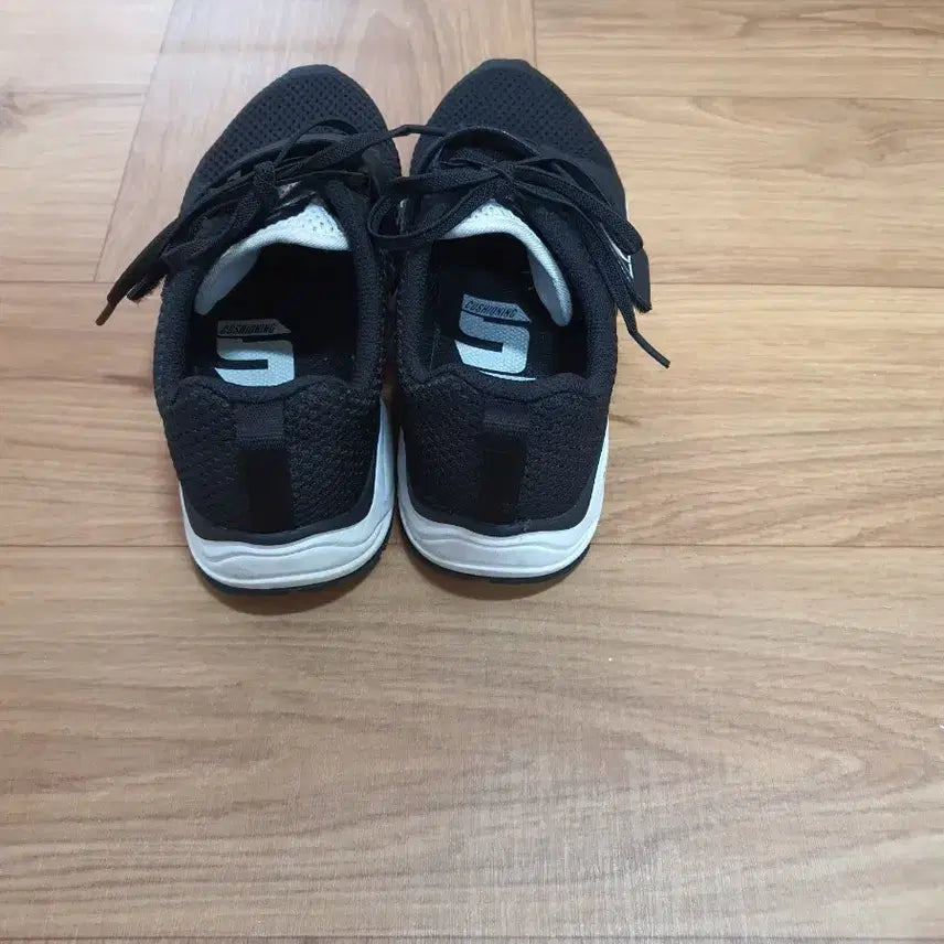 [BUNJANG] Le Coq Sportif Black Sneakers 230mm / 르꼬끄 스포르티브 운동화 블랙 230mm