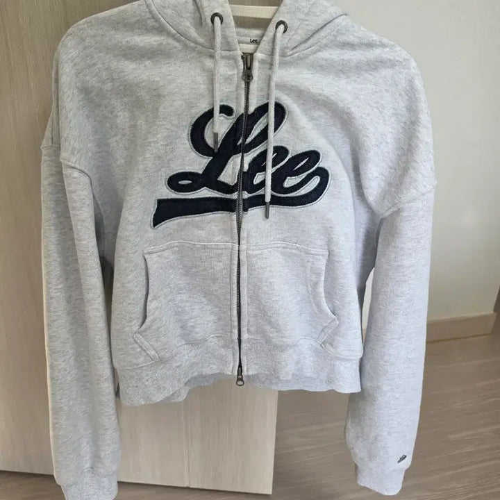 [SOLD OUT] Lee 리 로고 크롭 후드집업 그레이