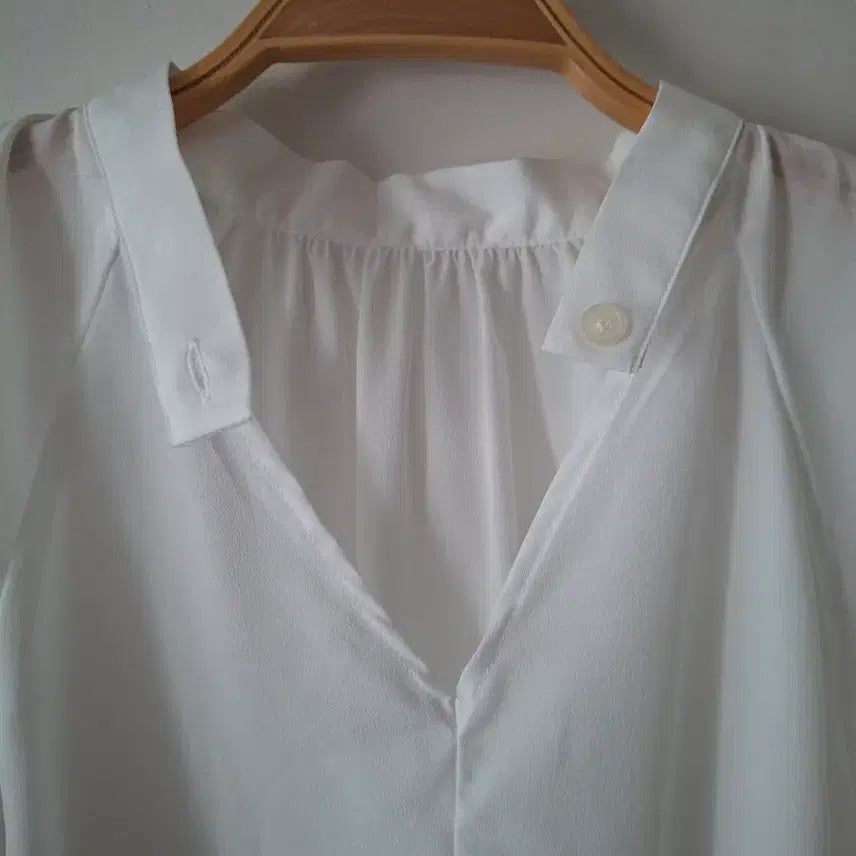 [SOLD OUT] 화이트 블라우스55~66반