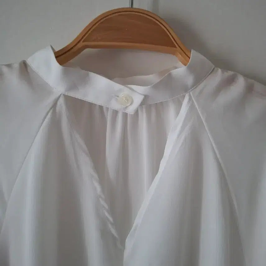 [SOLD OUT] 화이트 블라우스55~66반