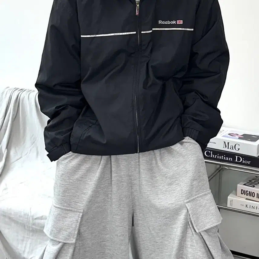 [BUNJANG] Reebok Old School Small Logo Black Windbreaker L / 리복 올드스쿨 스몰로고 블랙 바람막이 L