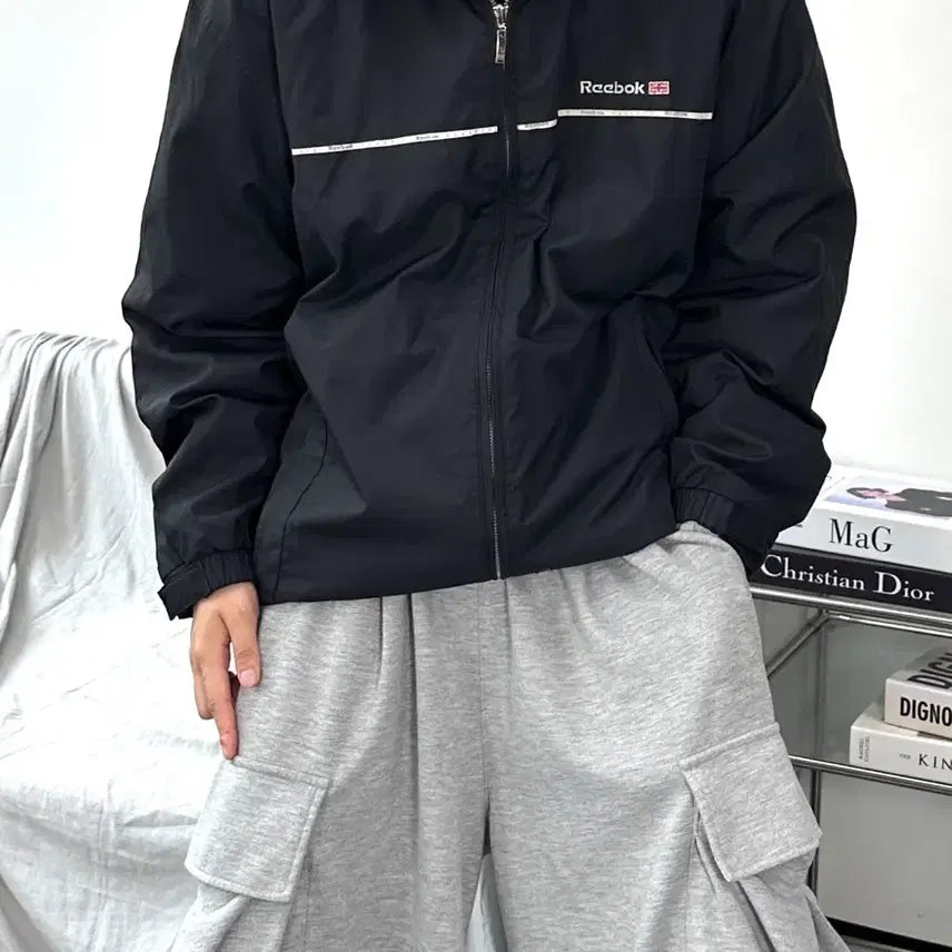 [BUNJANG] Reebok Old School Small Logo Black Windbreaker L / 리복 올드스쿨 스몰로고 블랙 바람막이 L