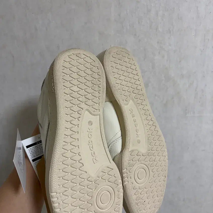 [BUNJANG] Collect Pieces Reebok 255 Sneakers / 컬렉트피시스 리복 255 새상품