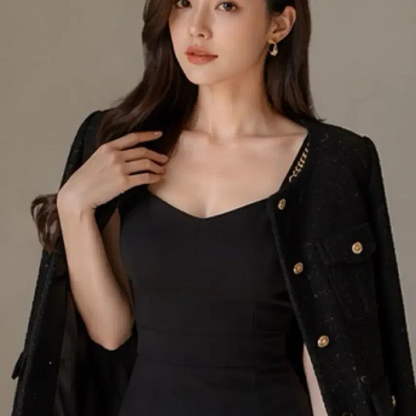 [BUNJANG] Elegant Midi Dress with Gold Chain Detail / [새상품] 고급 섹시 미디 원피스 어깨 금찌 포인트 몸매보정 최고!
