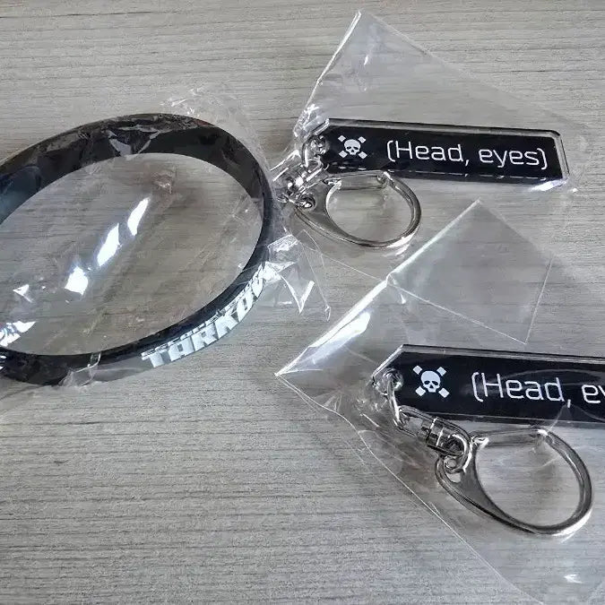 [BUNJANG] Escape From Tarkov Accessories Bundle / 이스케이프 프롬 타르코프 굿즈 미개봉 팔찌 키링