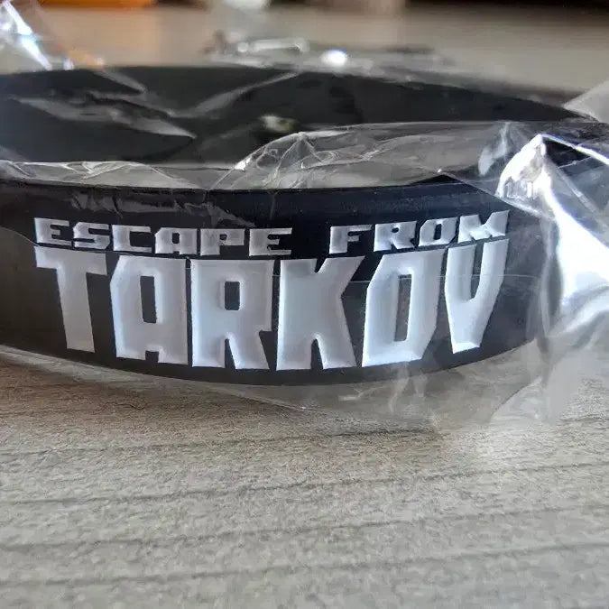 [BUNJANG] Escape From Tarkov Accessories Bundle / 이스케이프 프롬 타르코프 굿즈 미개봉 팔찌 키링