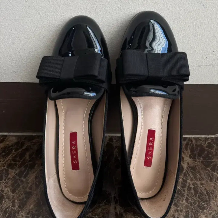 [BUNJANG] SAERA Black Ribbon Enamel Loafers (230) / 세라 SAERA  블랙 리본 에나멜 로퍼 230