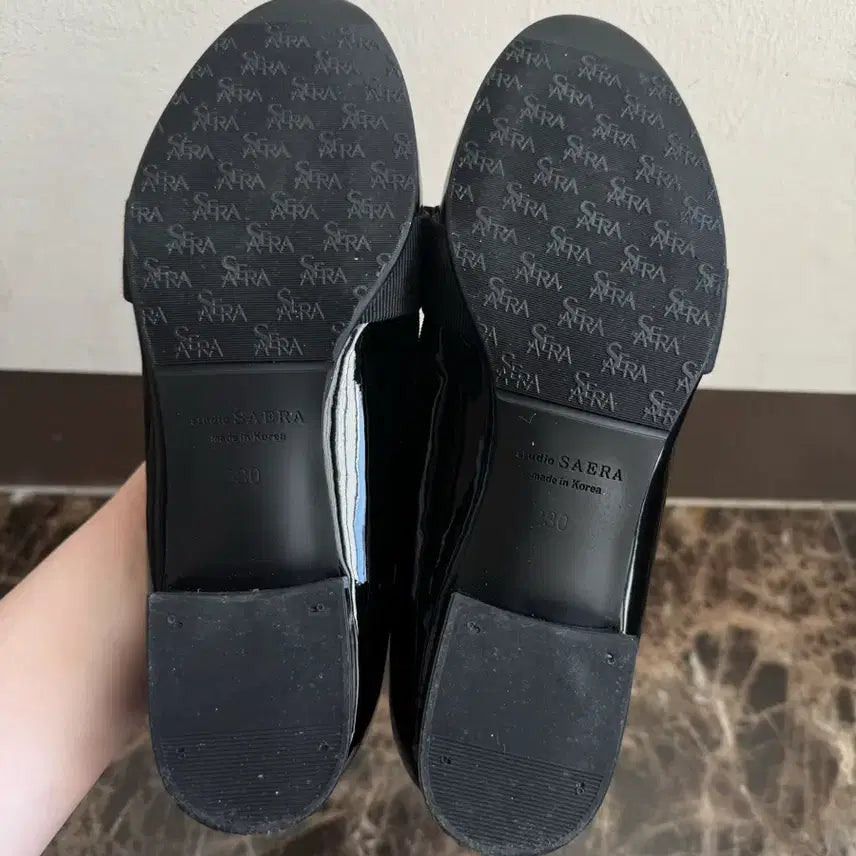 [BUNJANG] SAERA Black Ribbon Enamel Loafers (230) / 세라 SAERA  블랙 리본 에나멜 로퍼 230