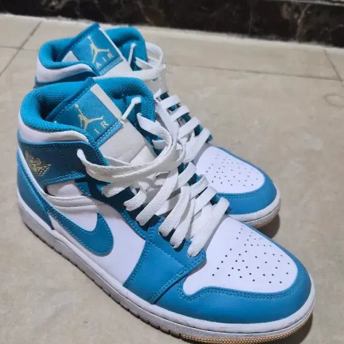 [BUNJANG] Nike Air Jordan 1 Mid Aqua White / 나이키 에어 조던 미드 아쿠아 화이트