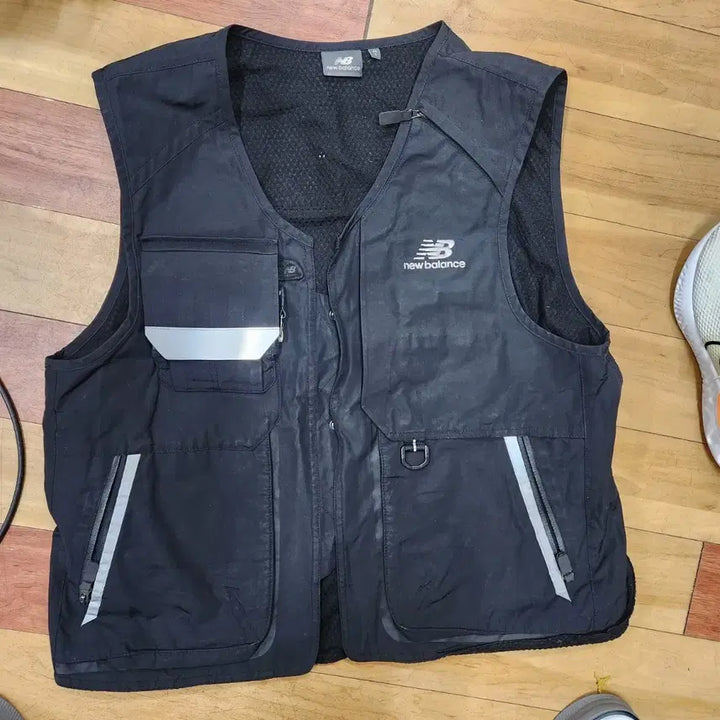 [BUNJANG] New Balance Black Pocket Vest / 뉴발란스 블랙 포켓 베스트 조끼s