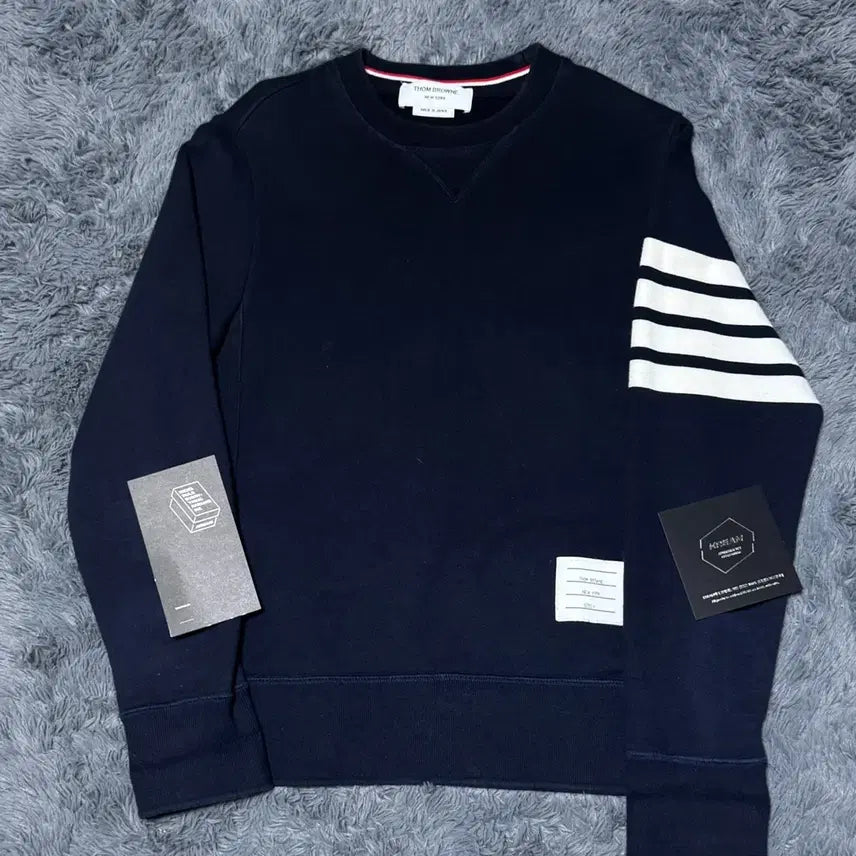 [SOLD OUT] [21-22년식/1]톰브라운 사선완장 맨투맨