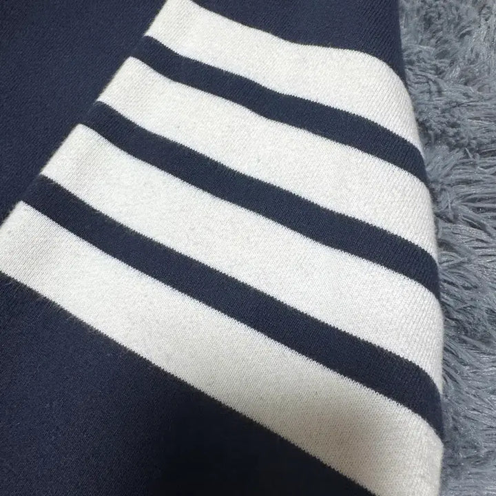 [SOLD OUT] [21-22년식/1]톰브라운 사선완장 맨투맨