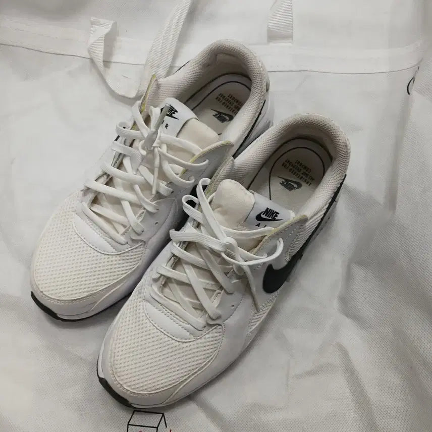 [BUNJANG] Nike Air Max Excee White Black CD4165-100 US 8 / 나이키 에어맥스 엑시 흰검 CD4165-100 260