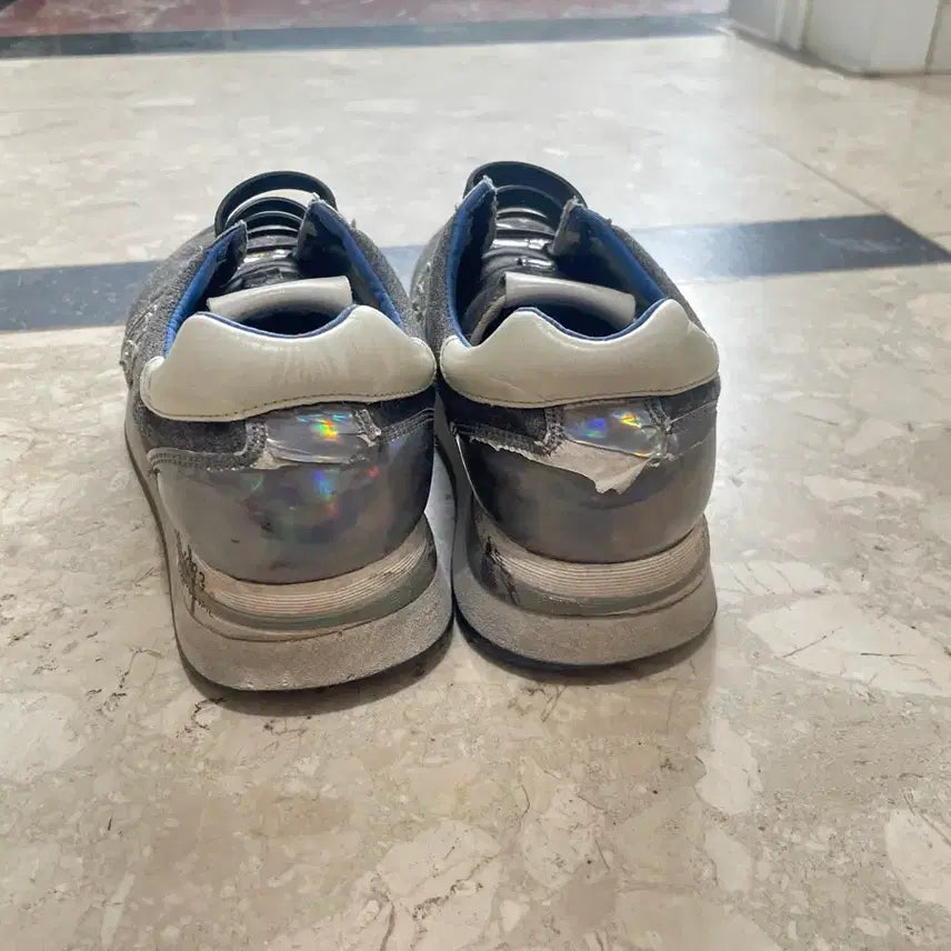 [SOLD OUT] PREMIATA 프리미아타 스니커즈 홀로그램 그레이