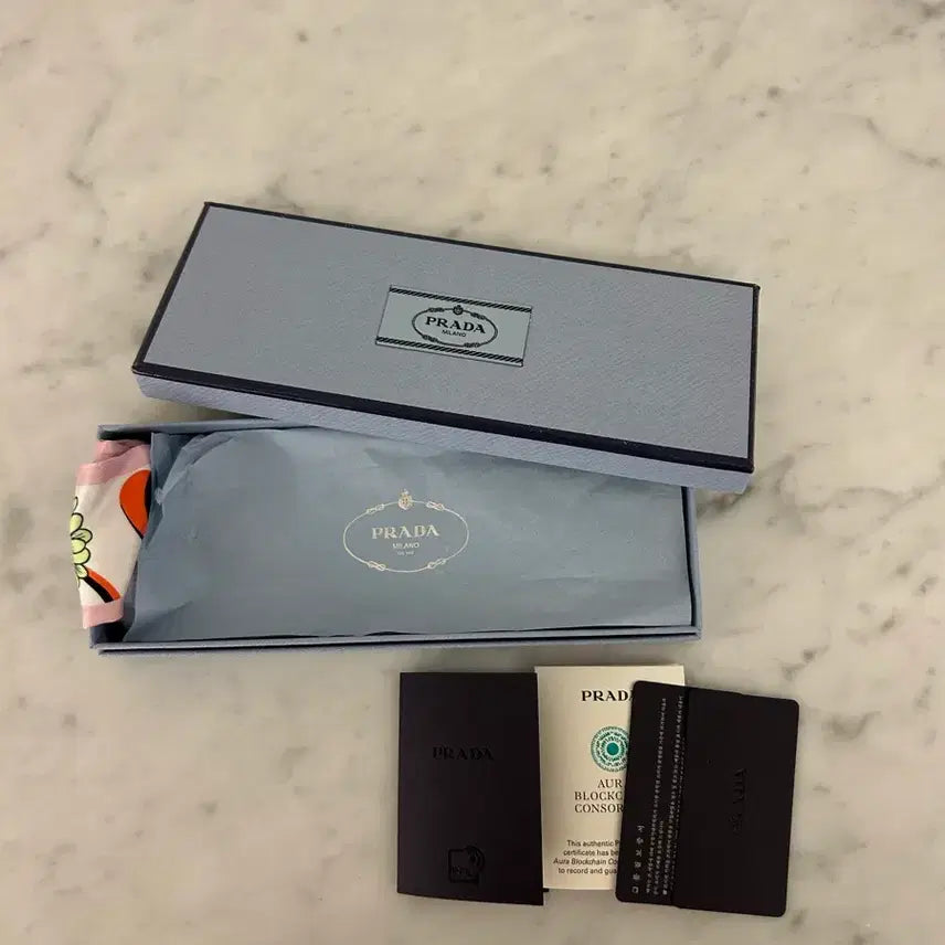 [SOLD OUT] 프라다 데이지 프린트 실크 트윌 스카프