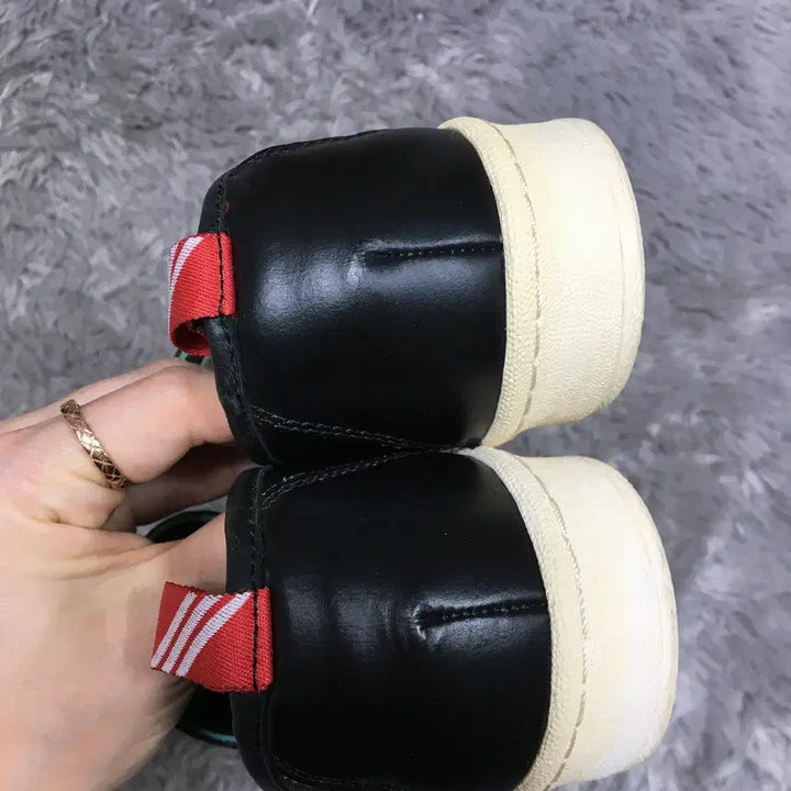 [SOLD OUT] 아디다스 오리지날 가죽 슬립온 스니커즈255