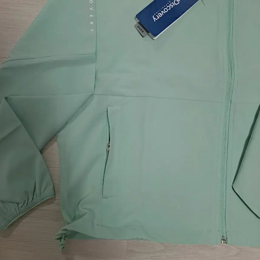 [SOLD OUT] [새상품_정품] 디스커버리 여성 세미크롭 바람막이 95
