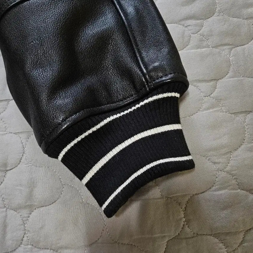 [BUNJANG] ZARA Buffalo Leather Varsity Jacket / 자라 버팔로 소가죽 바시티 자켓 ZARA 스타디움 야구점퍼 105 110