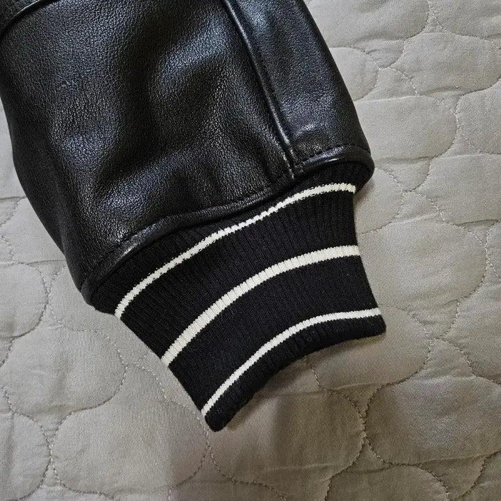 [BUNJANG] ZARA Buffalo Leather Varsity Jacket / 자라 버팔로 소가죽 바시티 자켓 ZARA 스타디움 야구점퍼 105 110