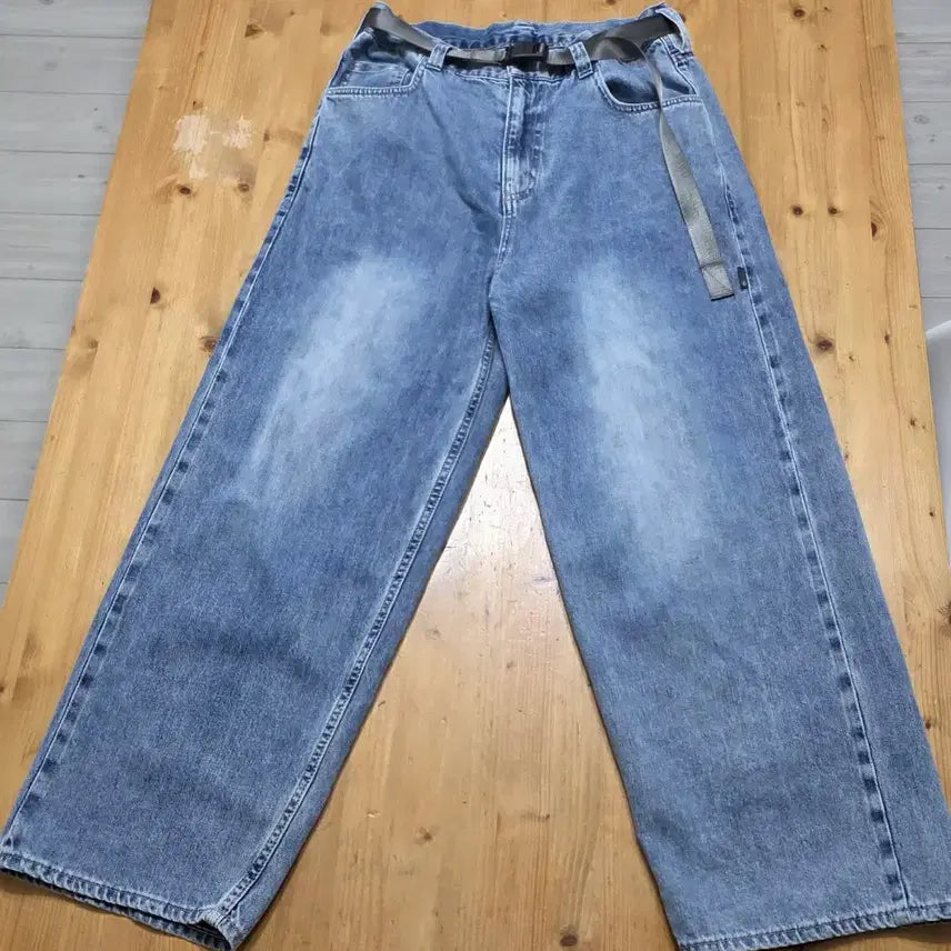 [BUNJANG] Moif SS25 Wide Belted Denim Pants / 모이프 [SS25] WIDE 6P BELTED DENIM PANTS /