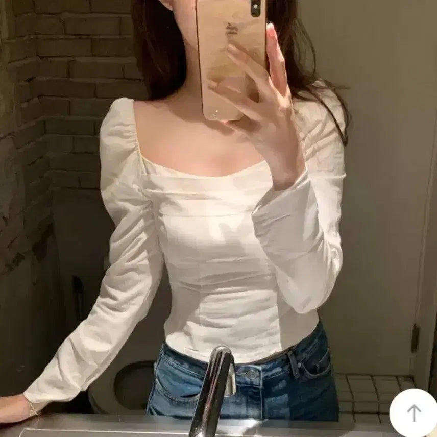 [SOLD OUT] 새상품) 제니오 클린스퀘어 블라우스 아이보리 S