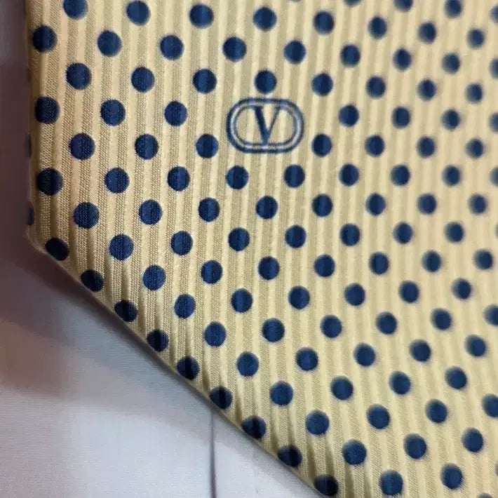 [BUNJANG] Valentino Silk Tie / 발렌티노 땡땡이 실크 넥타이 골드 네이비
