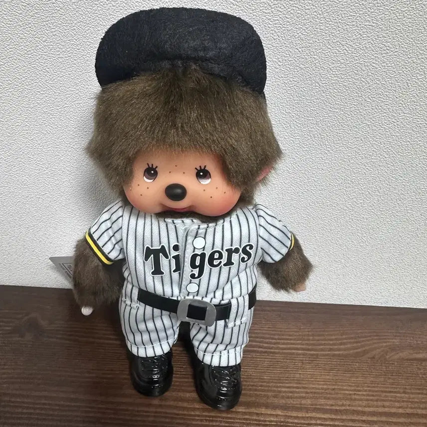 [BUNJANG] Monchhichi Hanshin Tigers Japan Limited Edition Plush Toy / 새상품 몬치치 한신 타이거즈 일본 한정판