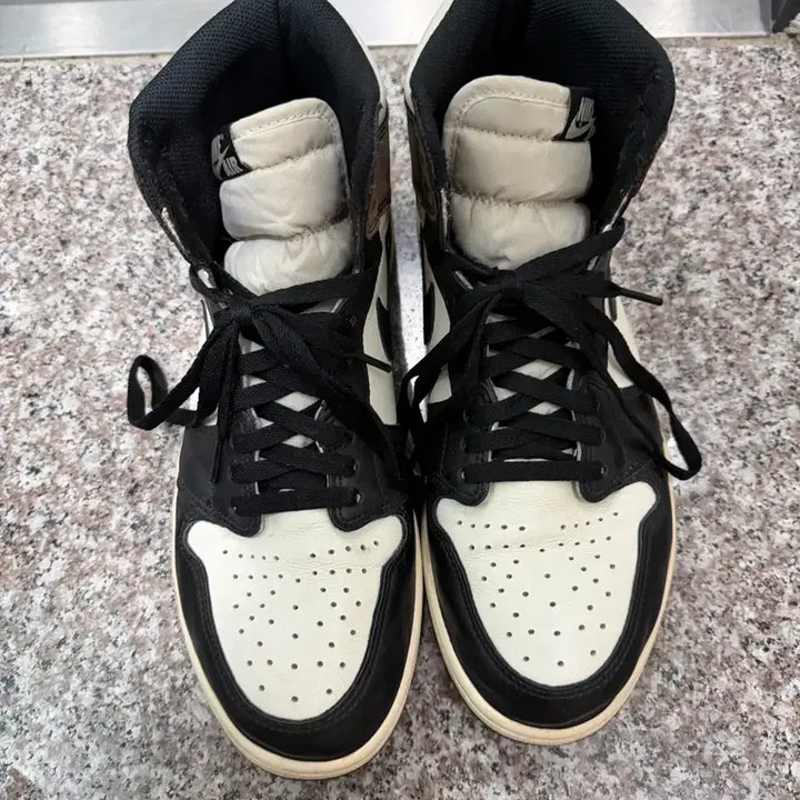 [BUNJANG] Nike Jordan 1 Retro High OG Black Mocha 295 Sneakers / 조던 1 레트로 하이 OG 블랙모카 295