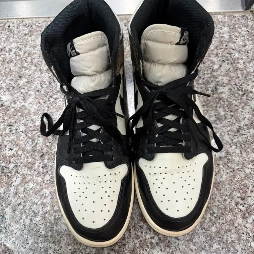 [BUNJANG] Nike Jordan 1 Retro High OG Black Mocha 295 Sneakers / 조던 1 레트로 하이 OG 블랙모카 295