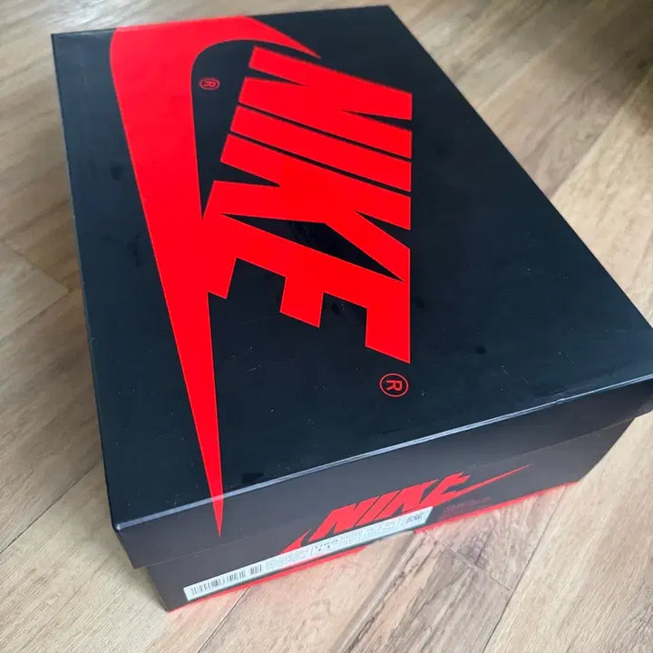 [BUNJANG] Nike Jordan 1 Retro High OG Black Mocha 295 Sneakers / 조던 1 레트로 하이 OG 블랙모카 295