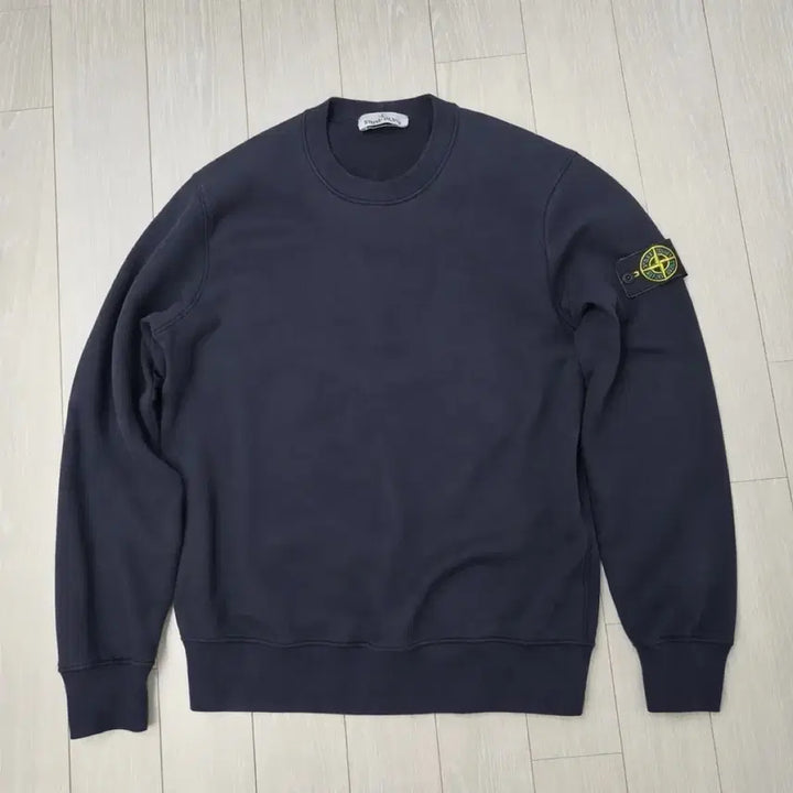 [SOLD OUT] 스톤아일랜드 맨투맨 블랙 M