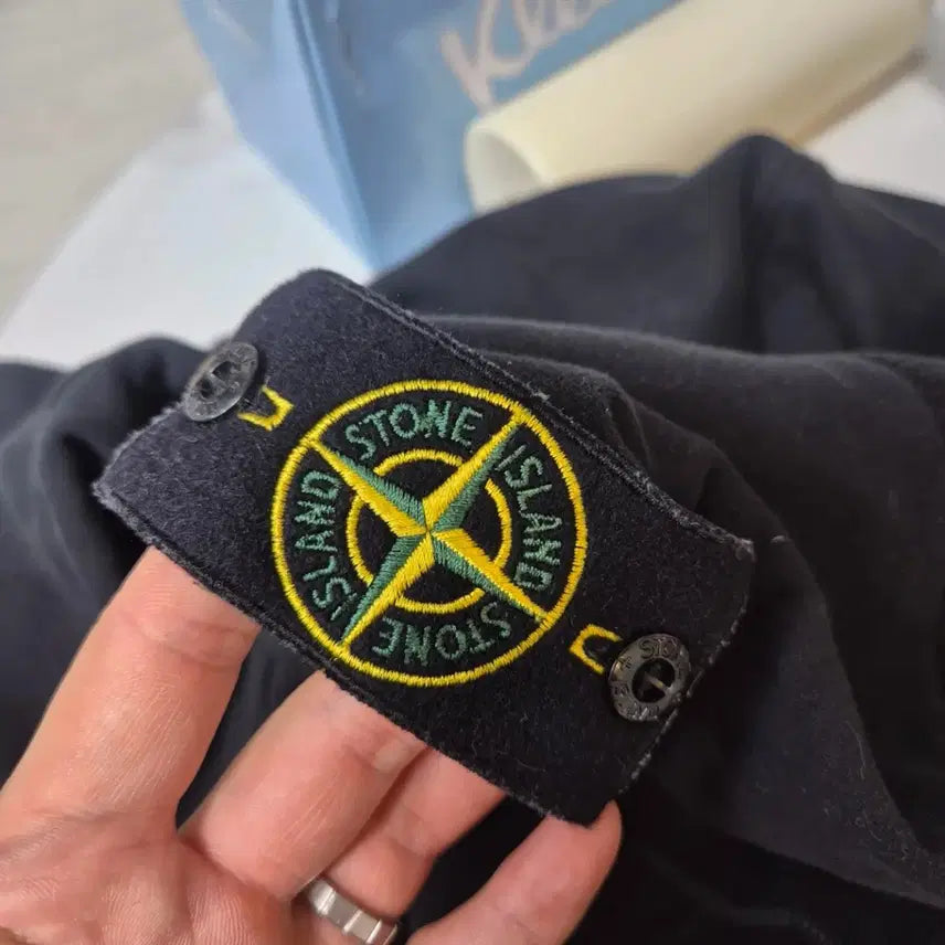 [SOLD OUT] 스톤아일랜드 맨투맨 블랙 M